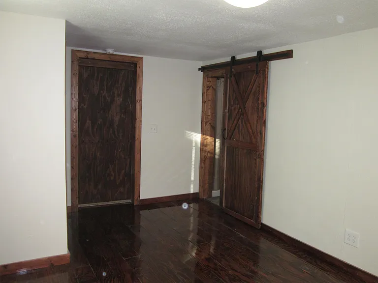 121 N Hamilton St — Photo 9
