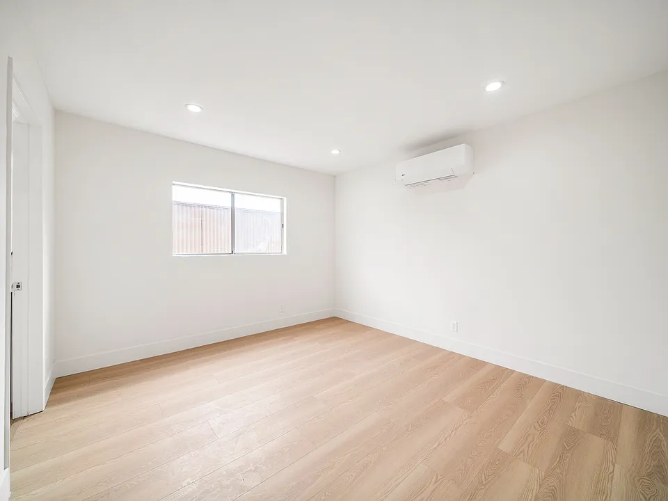 1414 Lake Shore Ave #4