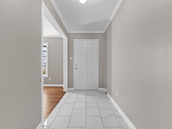 4th image of 5947 Baird Dr