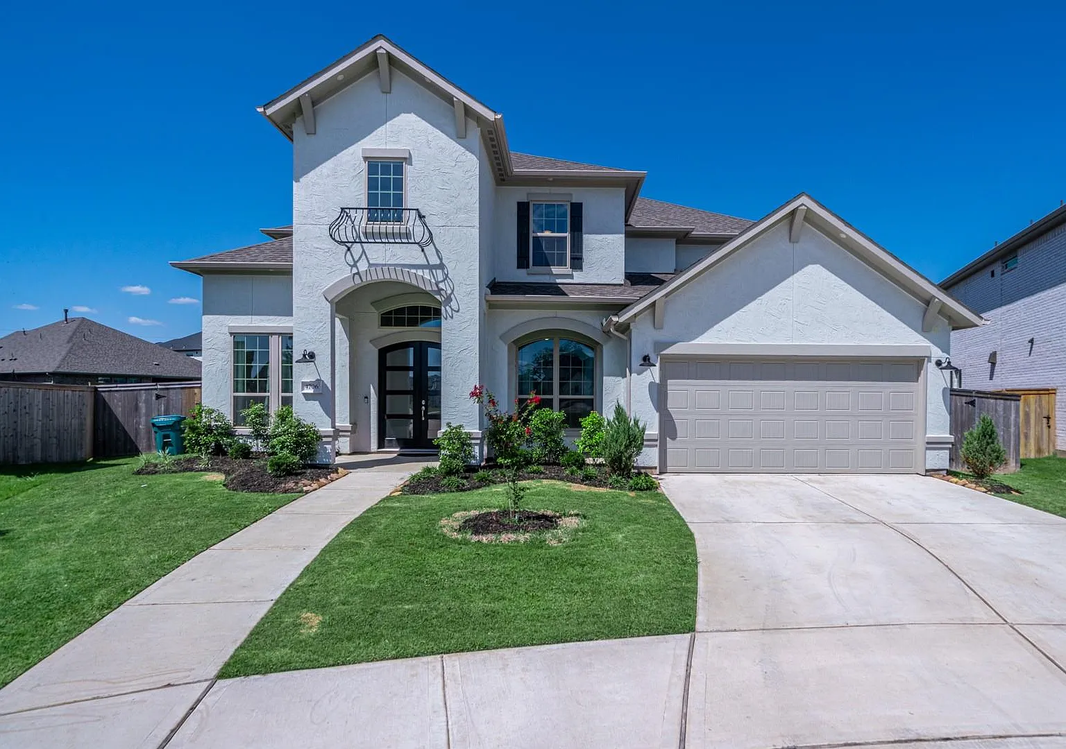 5 bed, 5.5 bath, 4127 sqft, $5,650 — Photo 1