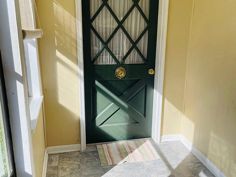 Front Entrance / Mud Room