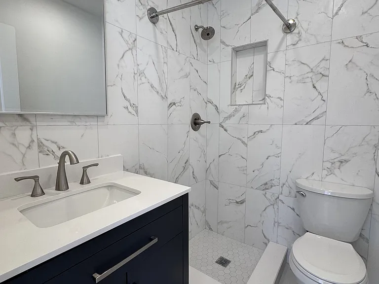 2302 Hyde Park St — Photo 7