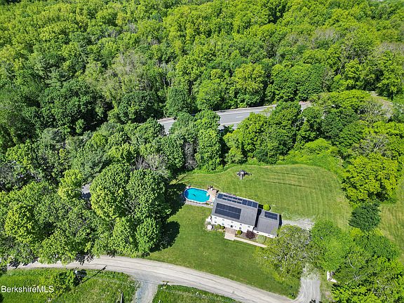 5th image of 19 Terrace Dr