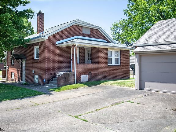 3rd image of 446 Penhale Ave