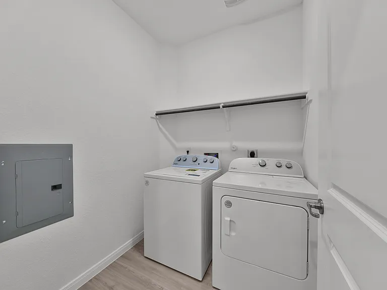606 Bean Bnd — Photo 13