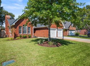 1305 Lark Ln, Hanahan, SC 29410