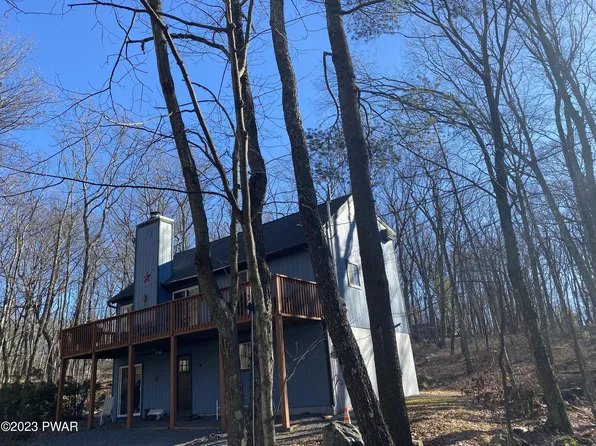 101 Maple Ridge Dr, Hawley, PA 18428