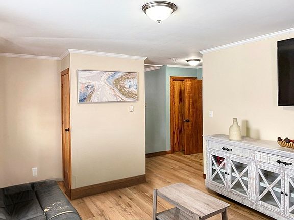 4th image of 9 Alpha St