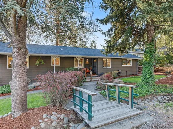 215 Stagecoach Dr, Jacksonville, OR 97530