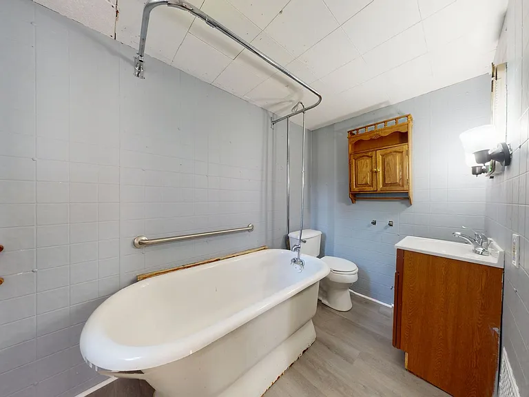 19 W Tucker Ave — Photo 8