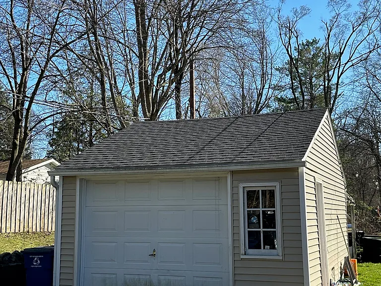 708 Barton Dr — Photo 3