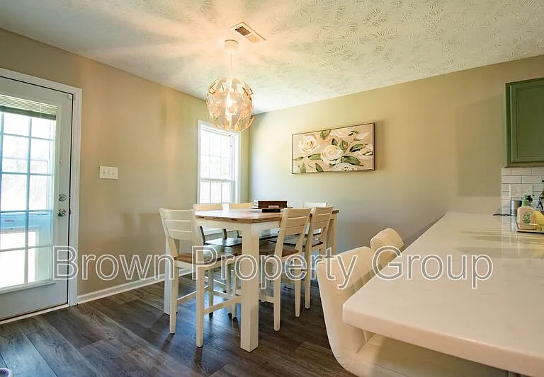 4918 Yorkchester Dr — Photo 6
