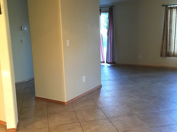 5th image of 18008 SE 20th Cir