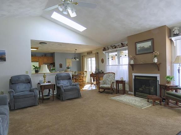 4th image of 2050 Donna Ave