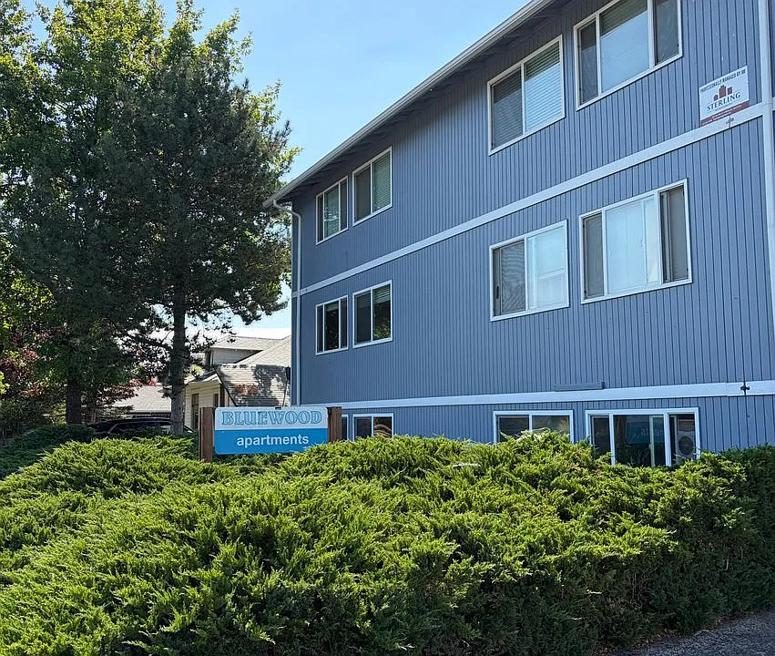 950 NW Sycamore Ave #11