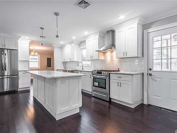 4th image of 29 Mellow Ln