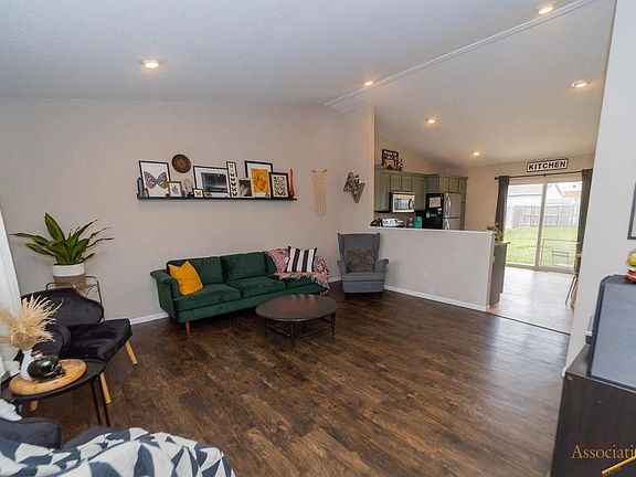 5th image of 243 Ruhe Ln