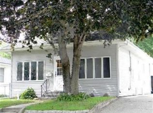 1446 N Madison Ave, Mason City, IA 50401