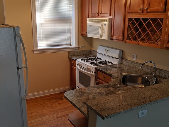 2nd image of 2819 W Cortez St APT 2E