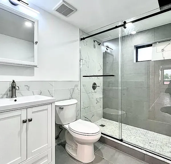 20-01 Steinway St #3 — Photo 17