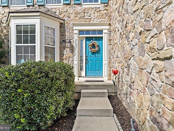 3rd image of 5103 Crest Haven Way