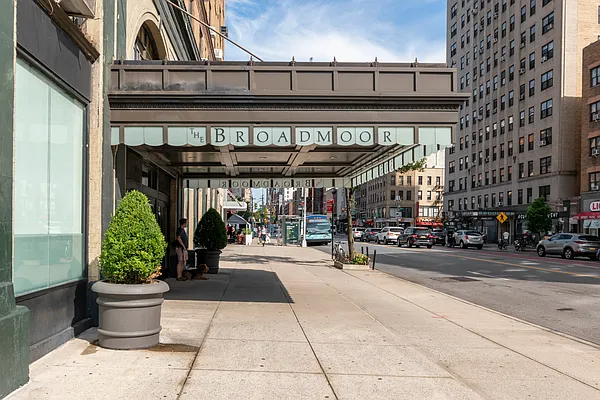 Rented by Douglas Elliman | media 18