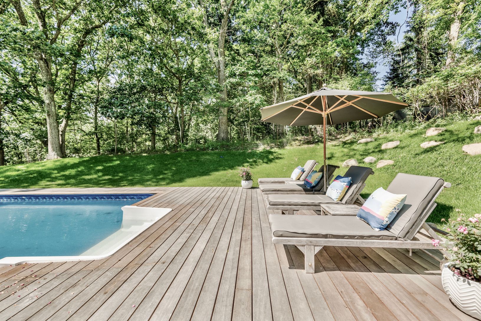  Outdoor living area.