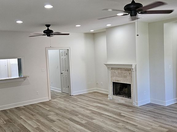 4th image of 101 Colchester Dr