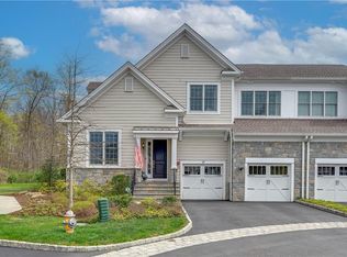 17 Carol Ct, Rye Brook, NY 10573