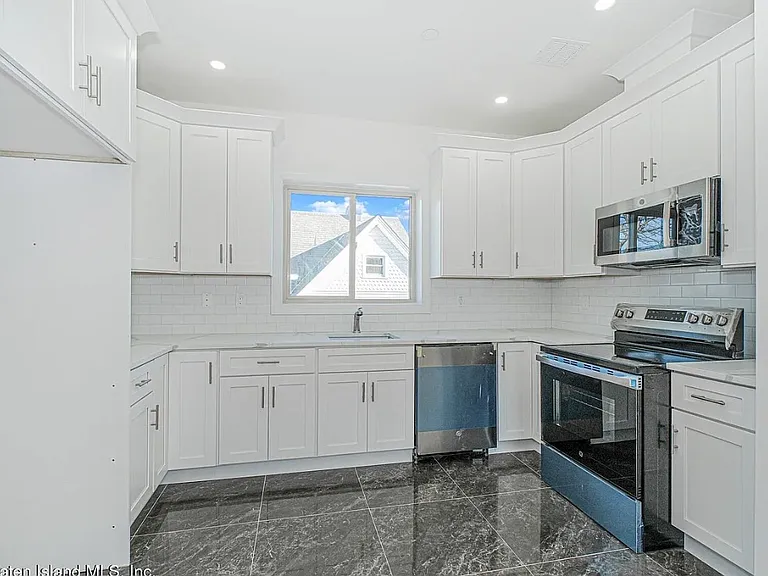 16 Church Ave #1 — Photo 3