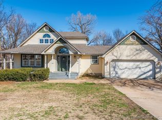 18641 Woodbriar Ln, Catoosa, OK 74015