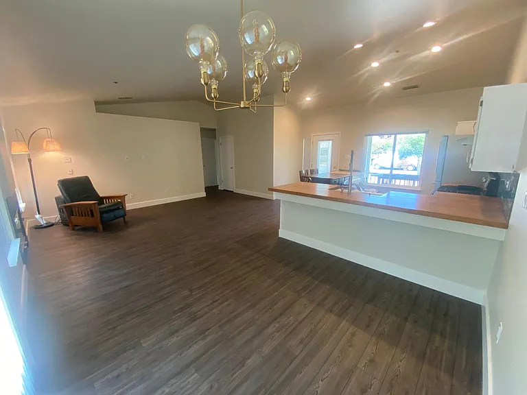Stone Creek Dr — Photo 28