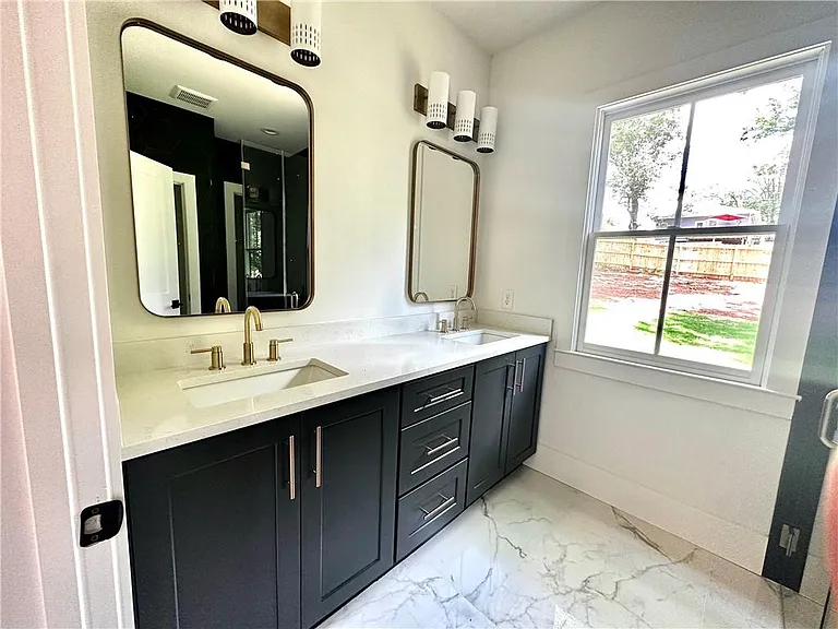 192 Claire Dr SE — Photo 13