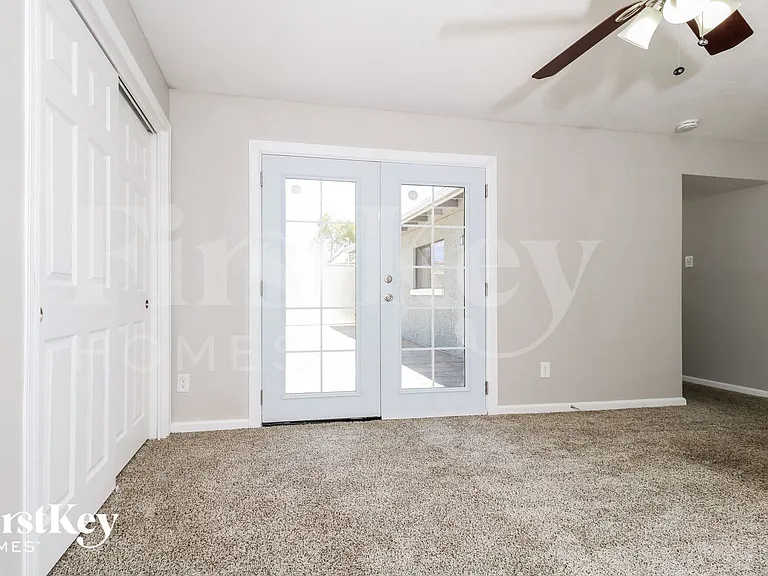 806 E El Caminito Dr — Photo 7