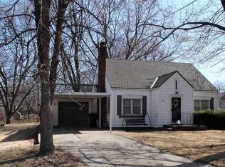 1014 SW Webster Ave, Topeka, KS 66604