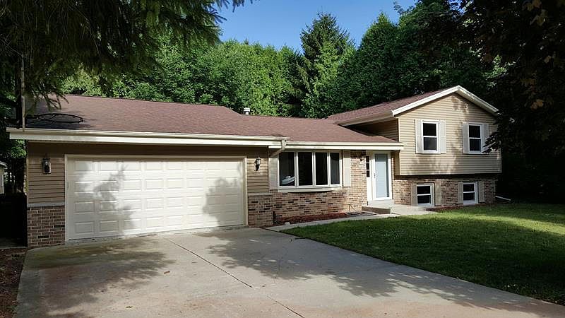1st image of W198N16477 Linden Cir