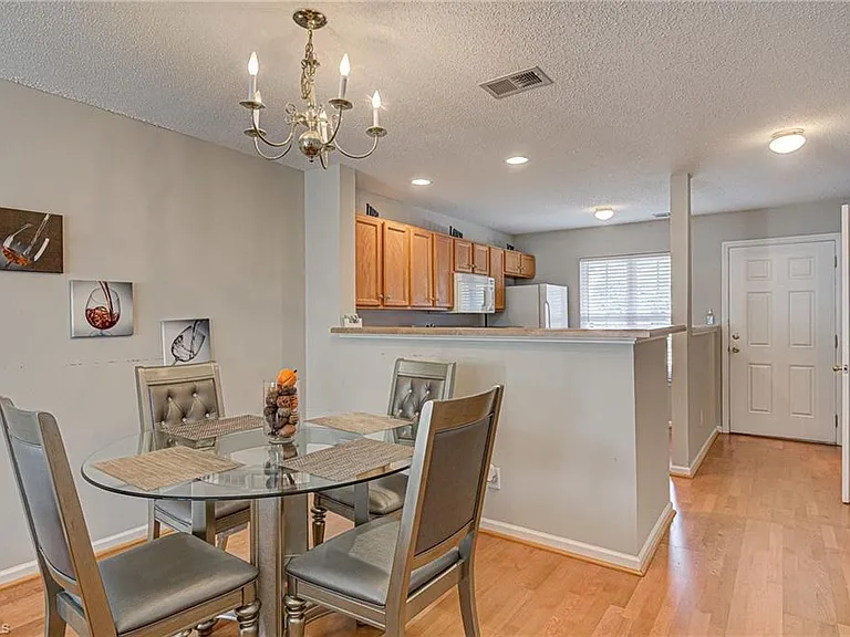 3030 Kensington Pl — Photo 2