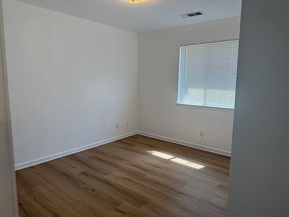 5th image of 1365 Howard Ct