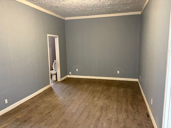 5th image of 854 E Washington St