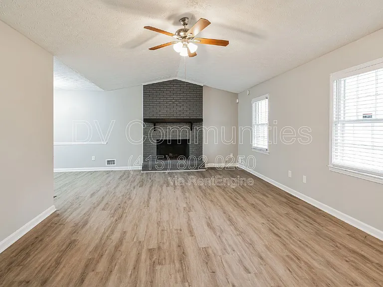 1605 Sugar Plum Dr SW — Photo 9