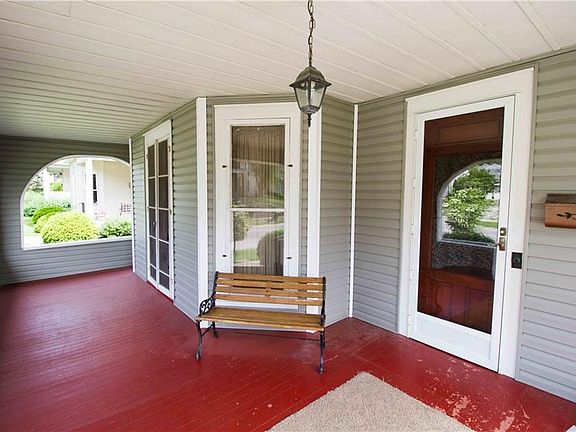 3rd image of 515 E Main St