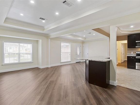 4th image of 5059 Rennes Dr