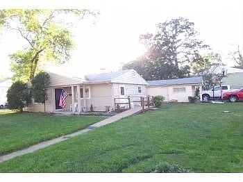 62 Robin Rd photo 1