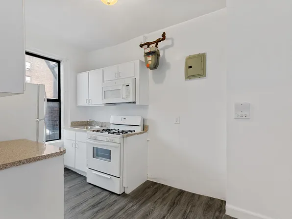 232 Sherman Avenue image 2 of 6