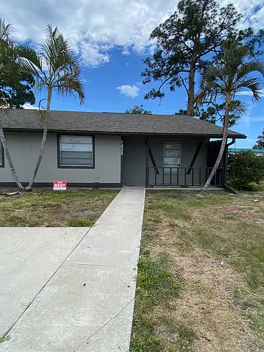 7835 43rd Avenue Dr W Photo 1