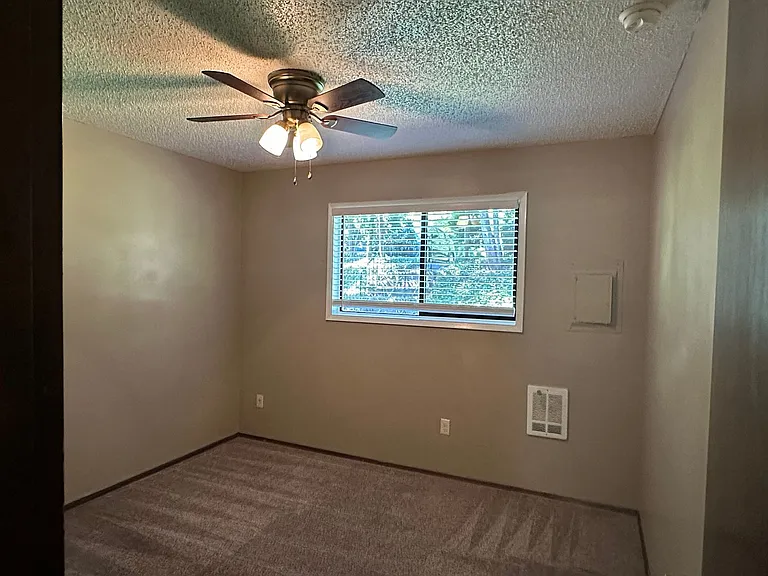 Hillview Terrace — Photo 30