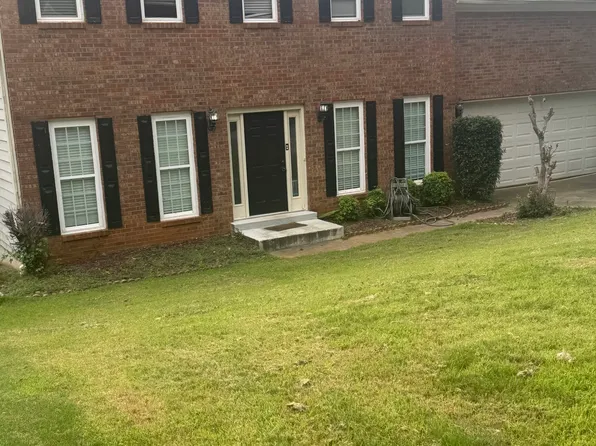 720 Paris Dr, Lawrenceville, GA 30043
