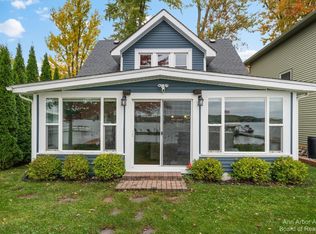 1154 Sarah Rd, Pinckney, MI 48169