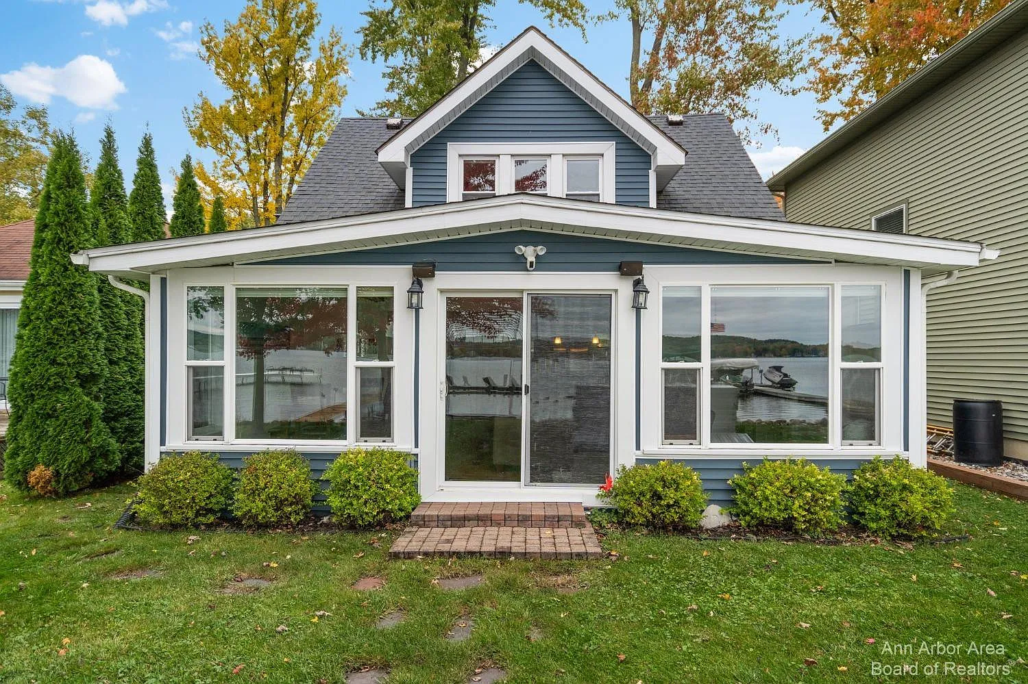 1154 Sarah Rd photo 1