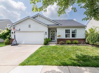 8532 Hawthorn Hl, Dexter, MI 48130